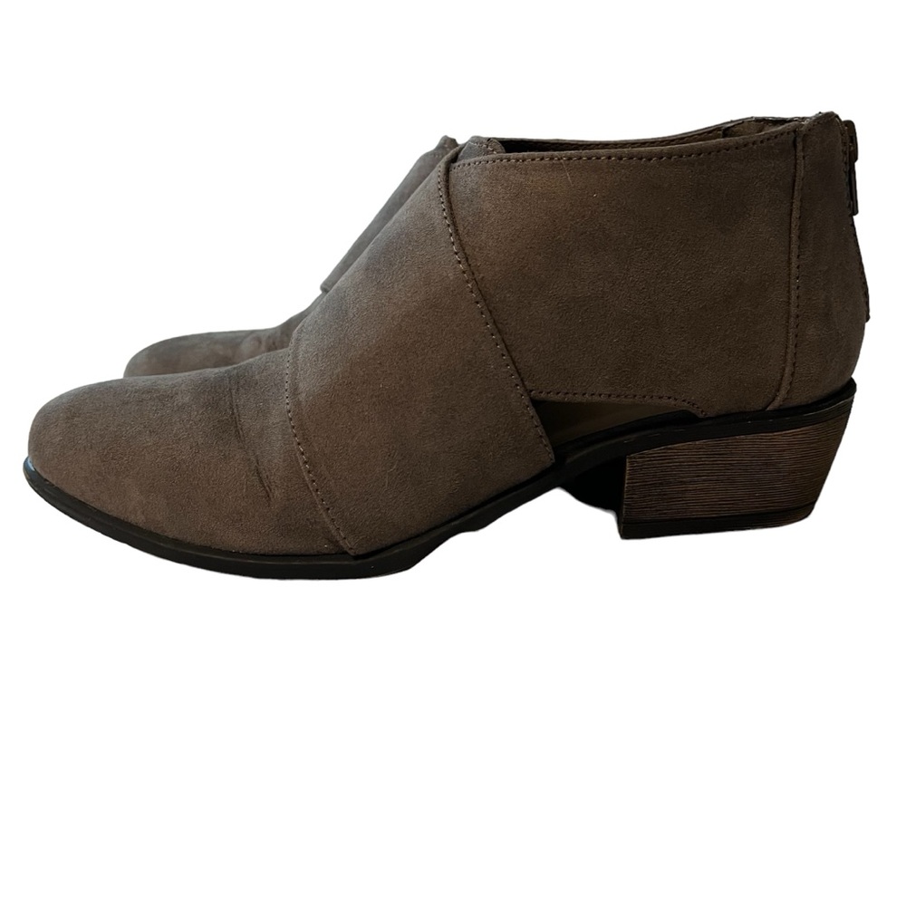Journee Collection Women’s Taupe Bootie Size 8.5